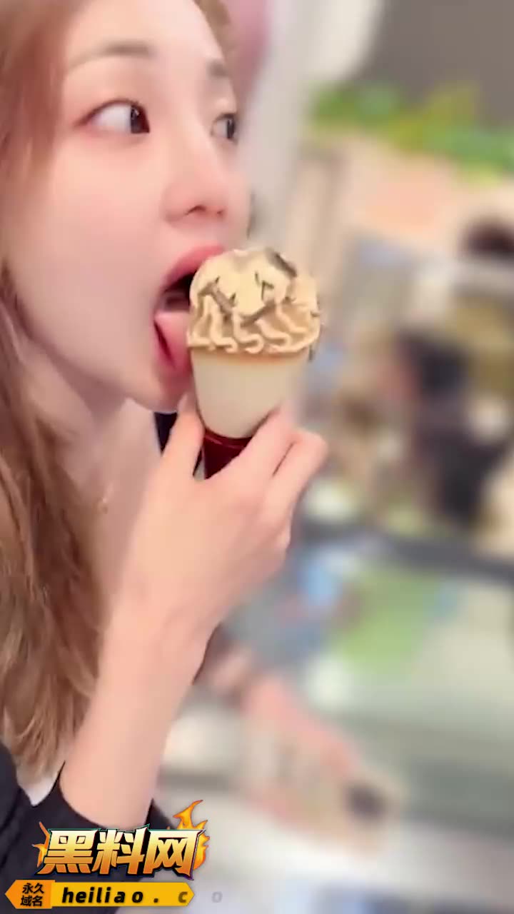 高颜值反差婊 一日VLOG 全程记录女友日常的一天 从逛街到回家吃鸡的巨大转变